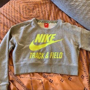 Nike Cropped Sweater